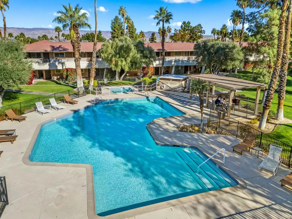 2860 N Los Felices Road 214, Palm Springs, California 92262 home-pic-37